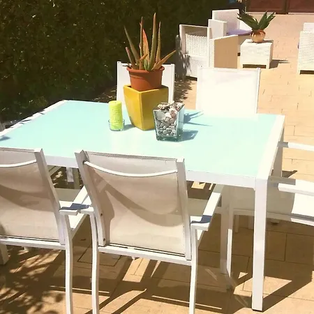 A Due Passi Dal Mare *